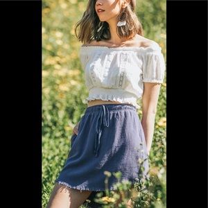 Linen frayed skirt.